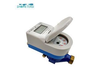 How to change batteries for plug-in water meter?